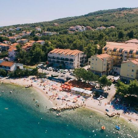Apartments By The Sea Arbanija, Ciovo - 17332 Трогир Экстерьер фото
