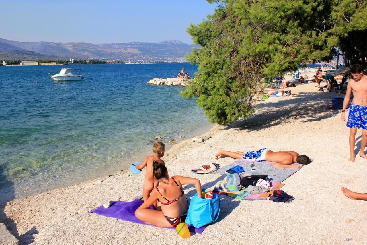 Apartments By The Sea Arbanija, Ciovo - 17332 Трогир Экстерьер фото