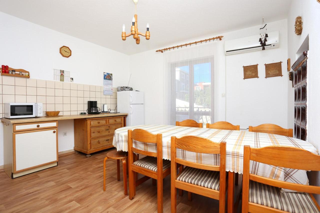 Apartments By The Sea Arbanija, Ciovo - 17332 Трогир Экстерьер фото